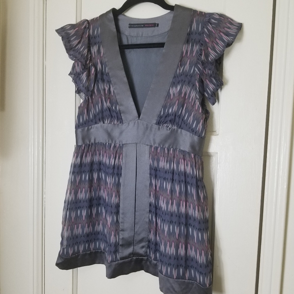 DEVELOPMENT BY ERICA DAVIES gray silk print top - Picture 2 of 8